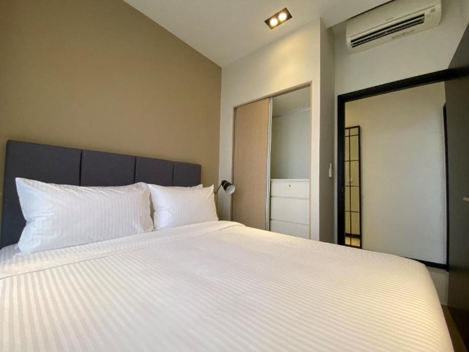 Momentus Serviced Residences Novena Singapura Exterior foto